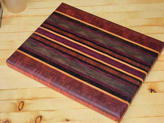 Tyr - 10x14 Cutting Board with Feet